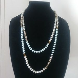 Women's Vintage green and cream beads Necklace .